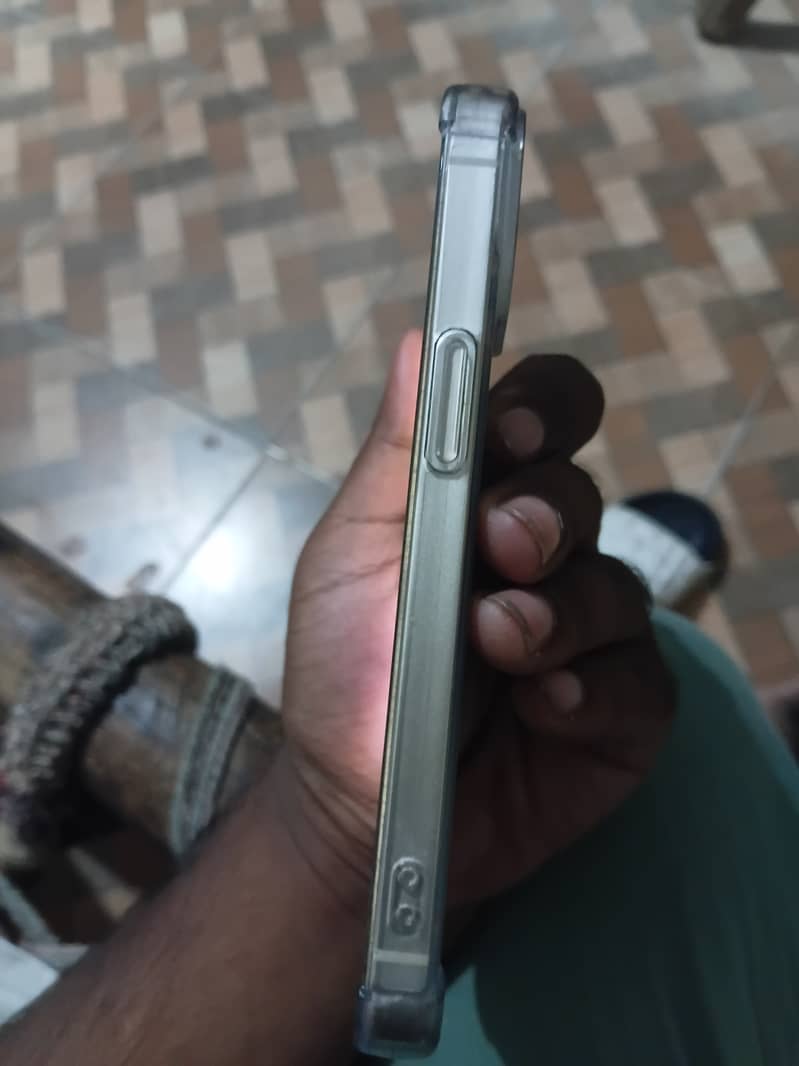 Apple iPhone 14 1