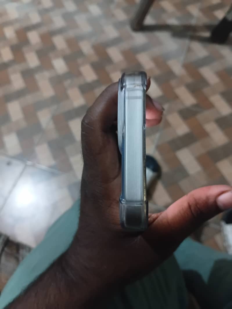 Apple iPhone 14 2