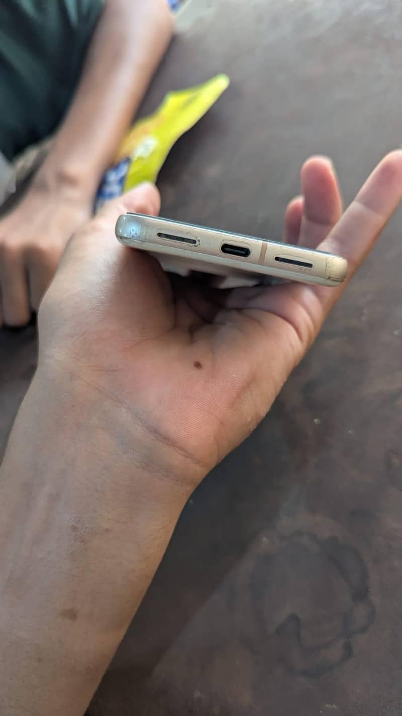 Google Pixel 8 2
