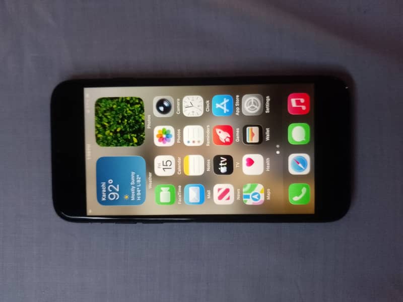 Apple iPhone SE 3