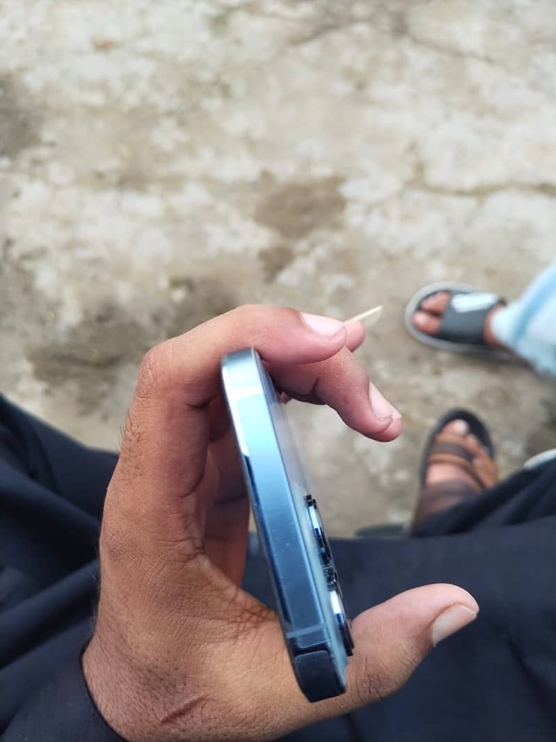 Apple iPhone 13 Pro 2