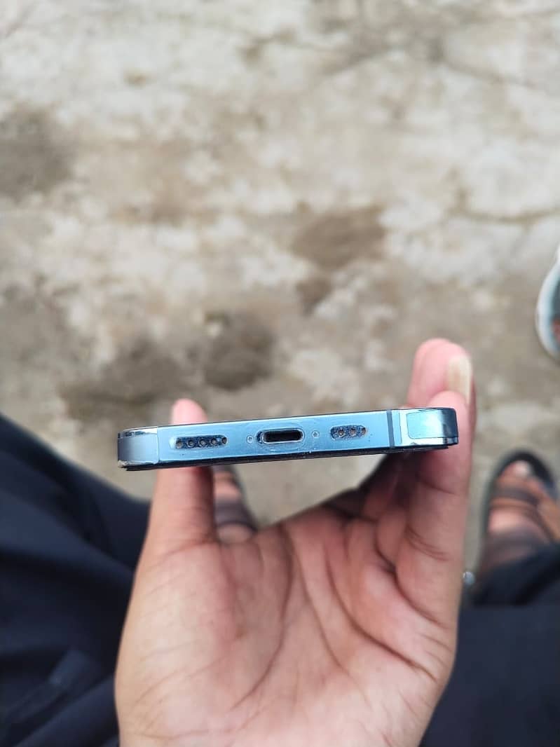 Apple iPhone 13 Pro 3
