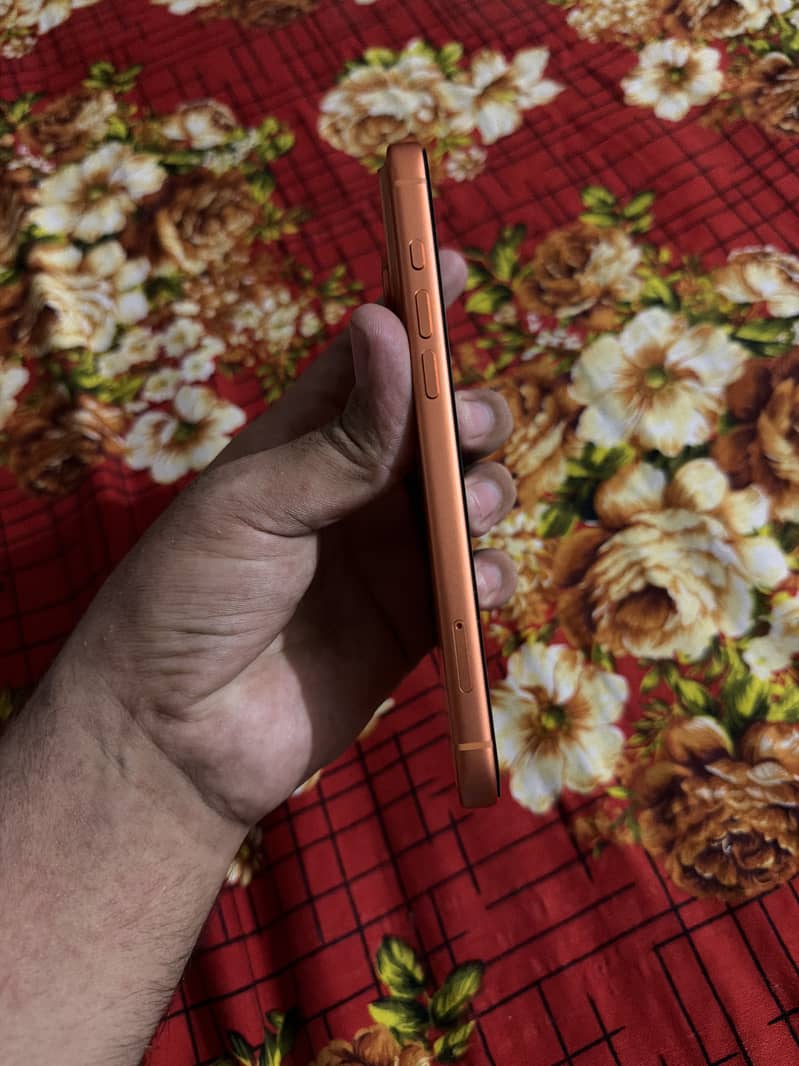 Apple iPhone 17 Pro Max 4