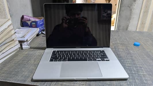 MacBook pro 16 inch 2019 Model/Ram 32GB Rom1TB