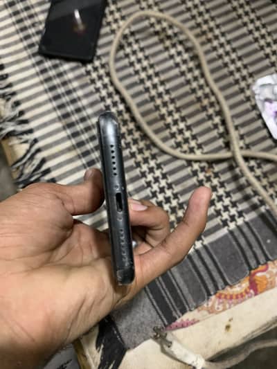 I phone 11 Factory unlock 64gb non PTA