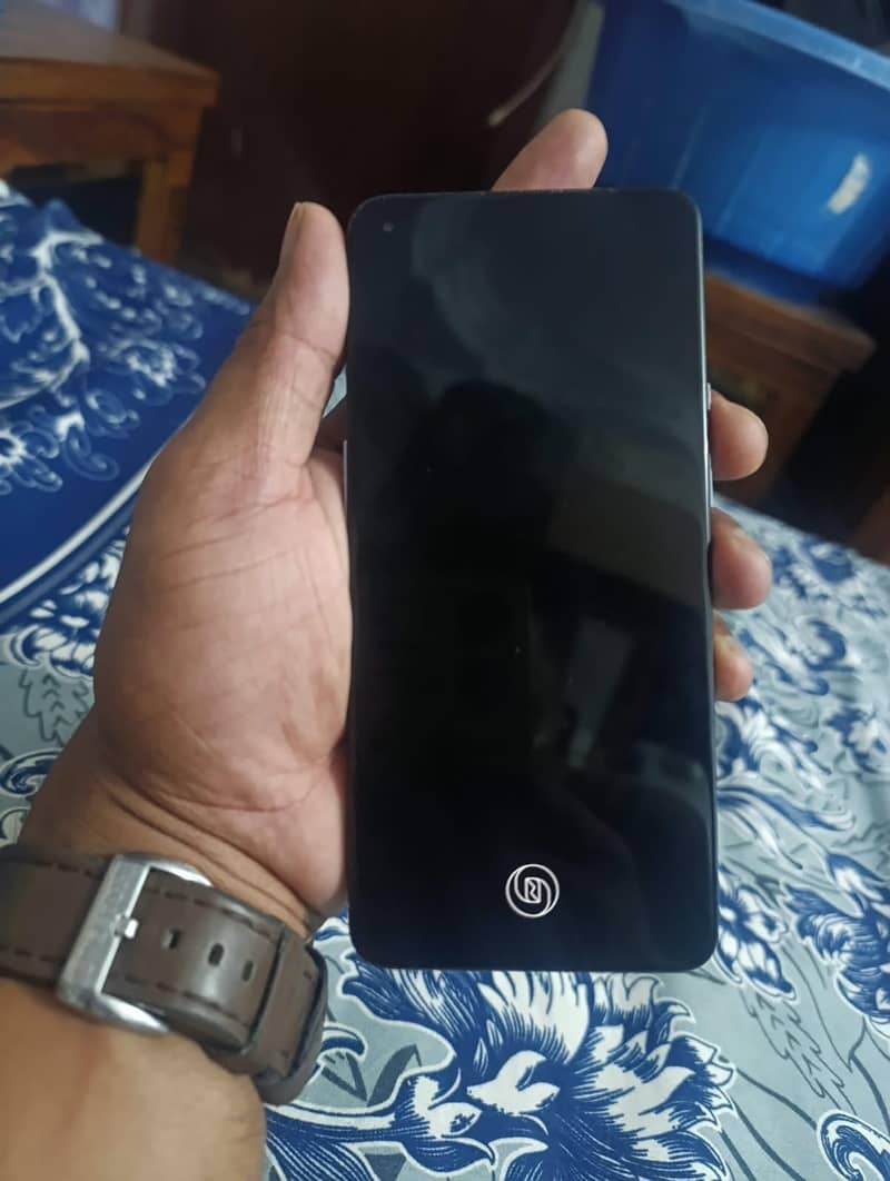 One Plus 9 5G 4