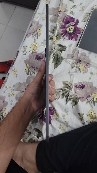 Ipad pro 13 inch m4 wifi+cellular 512gb urgent sale03258068238