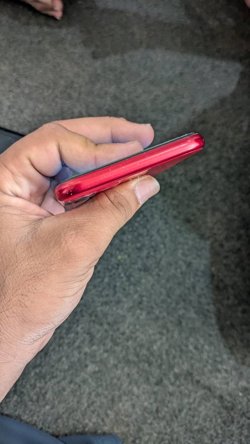 Apple iPhone 11 4