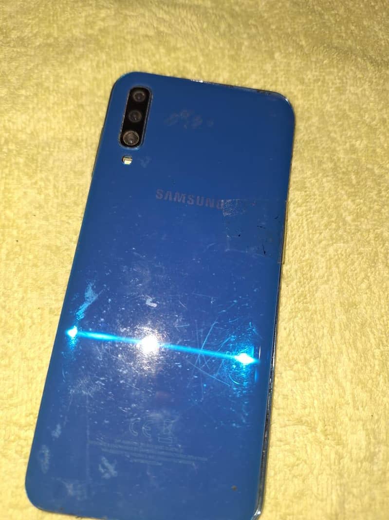 Samsung A50 4