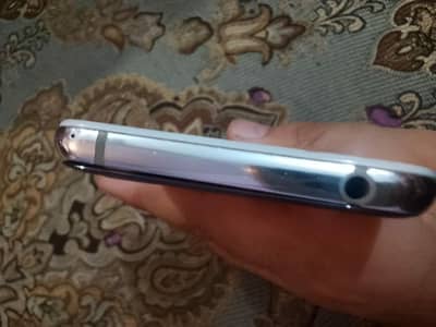 Sharp Aquos R2