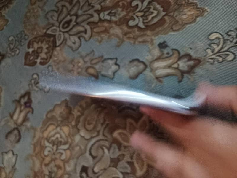Sharp Aquos R2 5