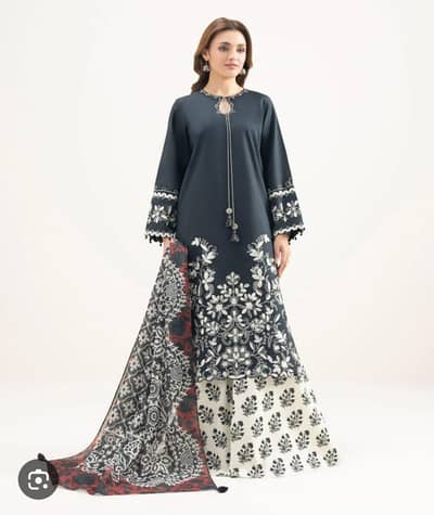 Embroidered Lawn Suit- 3 Piece Saphire