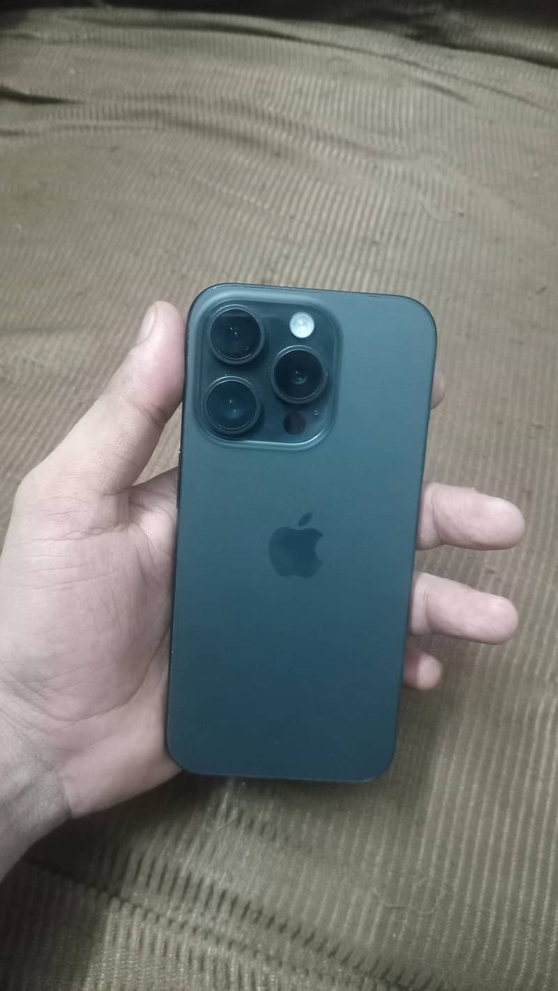 Apple iPhone 15 Pro 0