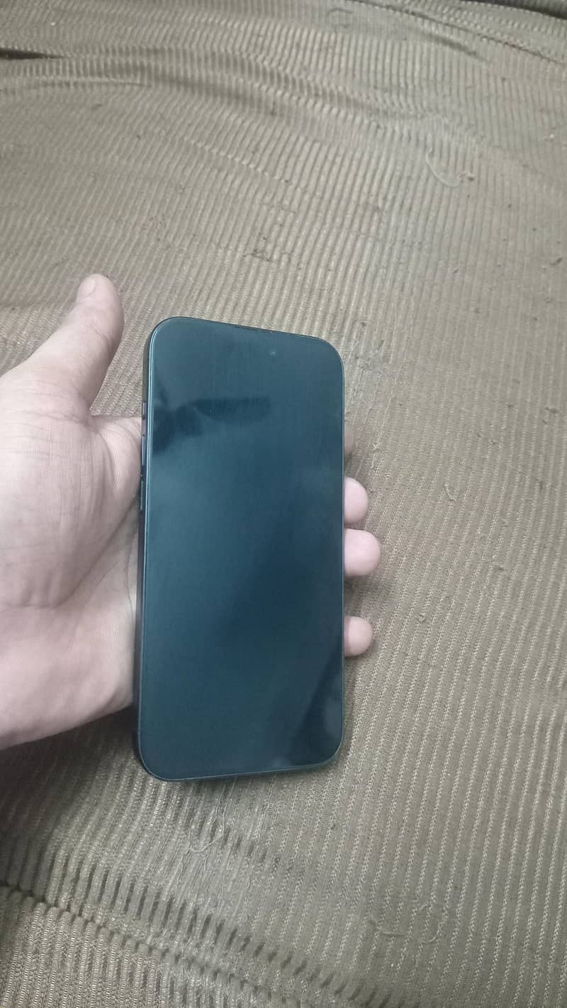 Apple iPhone 15 Pro 1