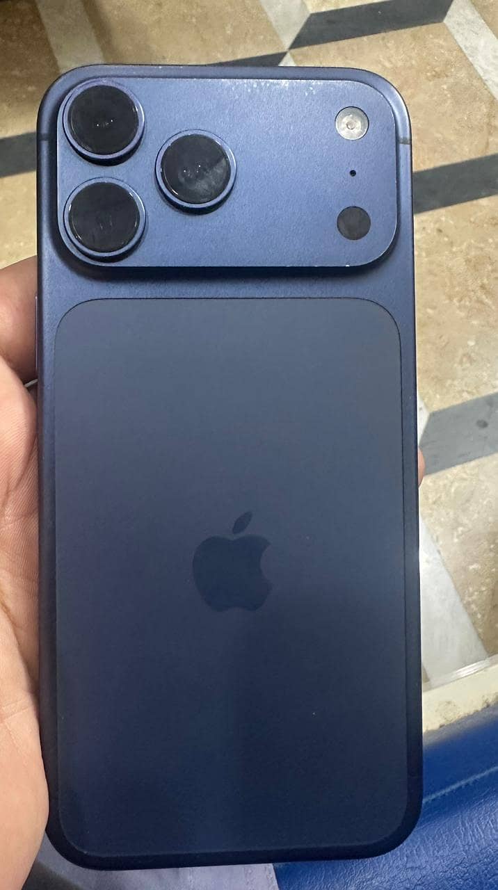 Apple iPhone 17 Pro Max 5