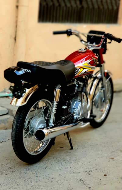 Honda 125 totally genuine 10/10 condition bilkul new bike