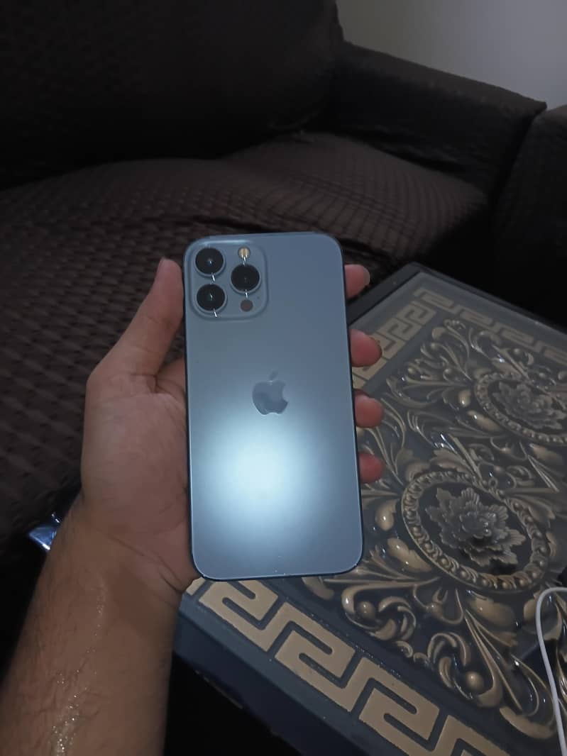 Apple iPhone 13 Pro Max 4