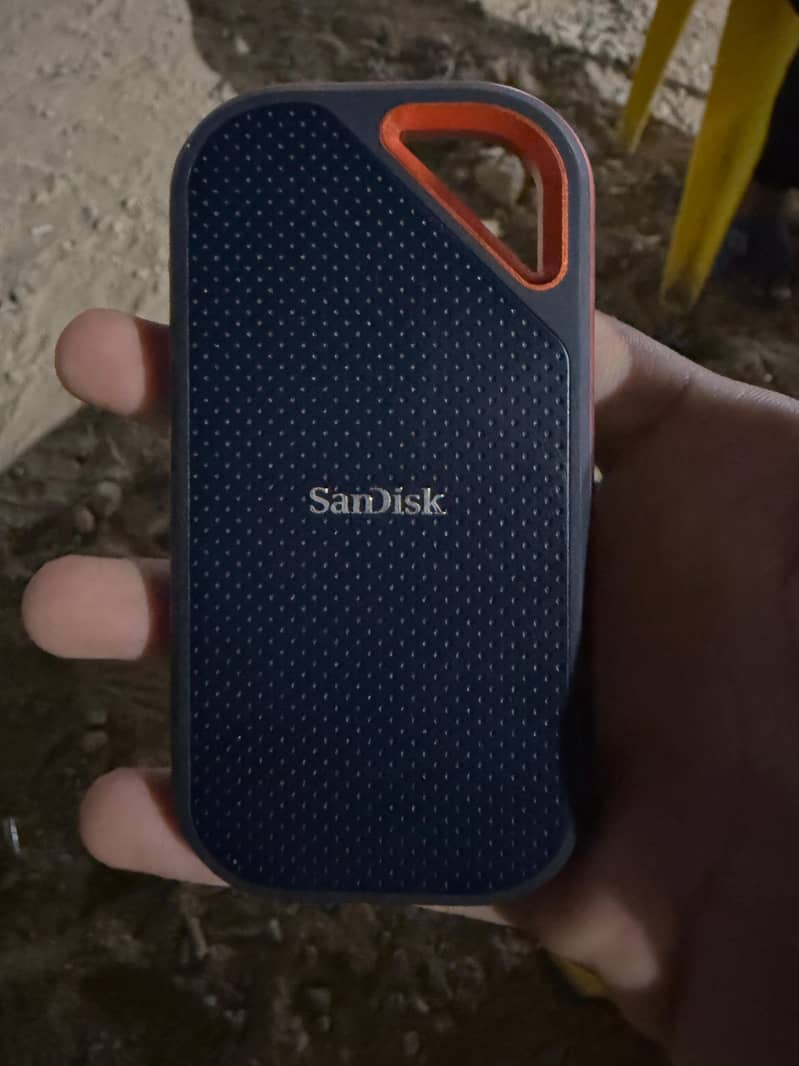 SSD sendisk 4 tb 1