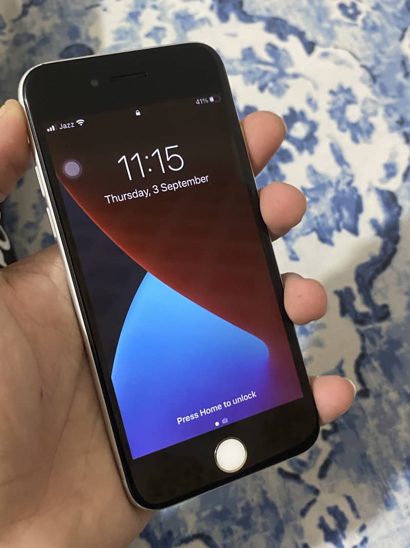 Apple iPhone 7 1