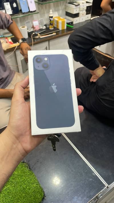 Apple iPhone 13