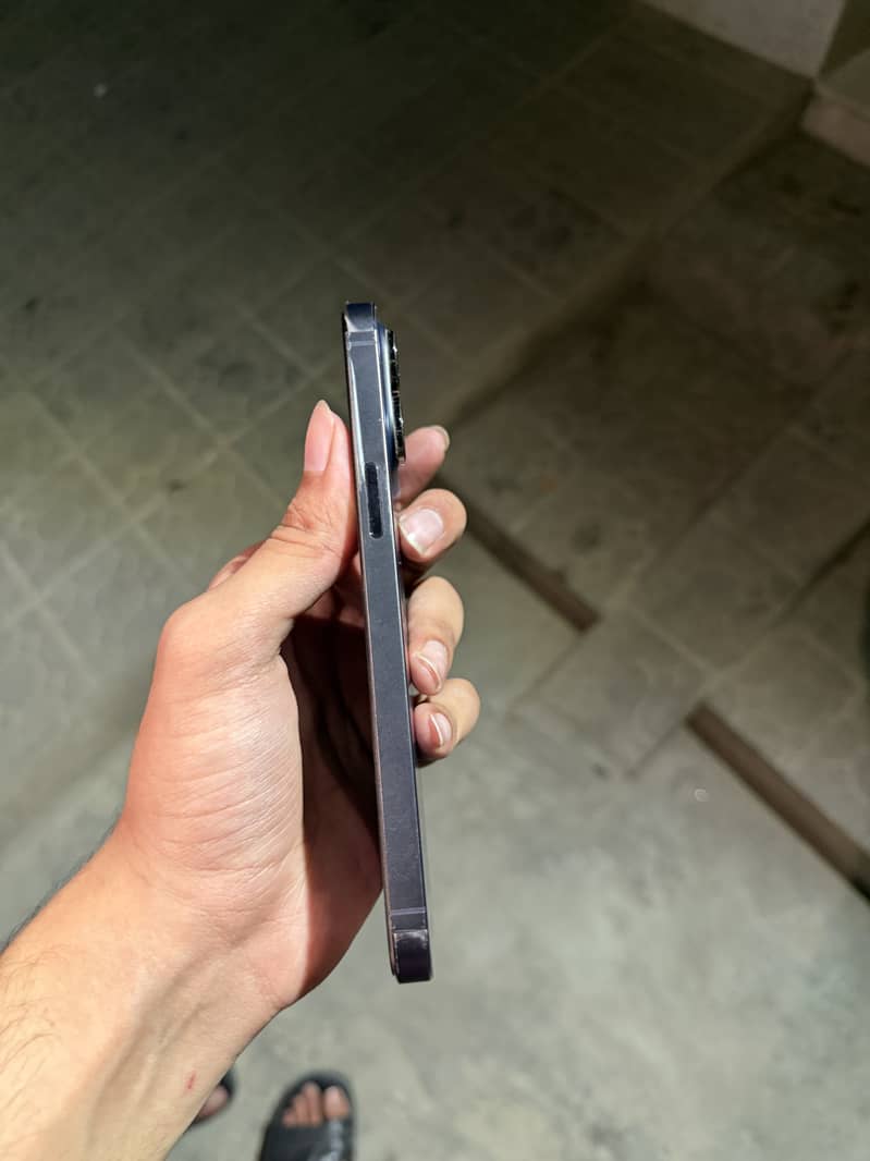 Apple iPhone 14 Pro Max 0
