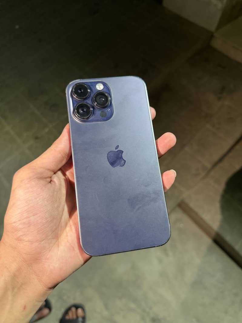 Apple iPhone 14 Pro Max 1