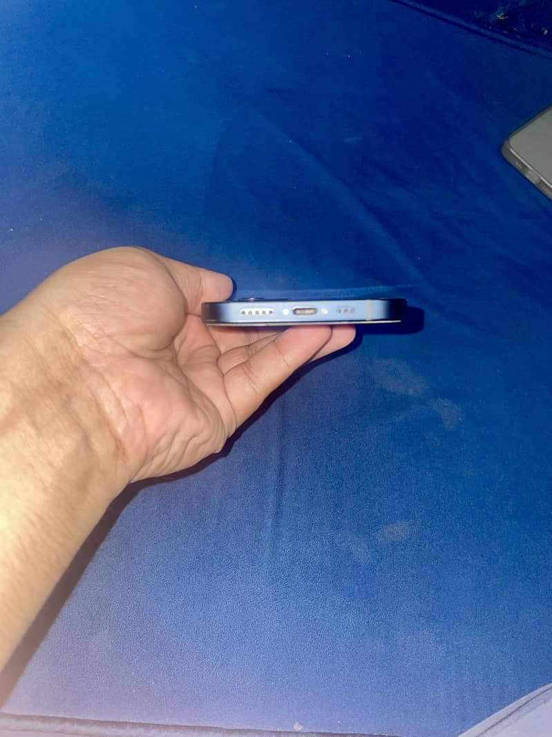 Apple iPhone 12 7