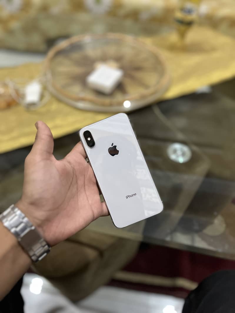 Apple iPhone X 3