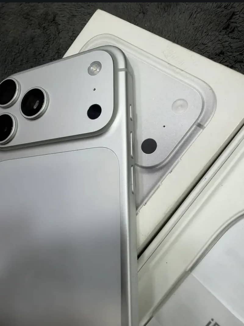 Apple iPhone 17 Pro Max 6