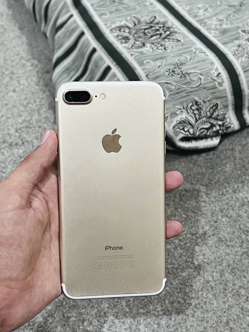 Apple iPhone 7 Plus 0