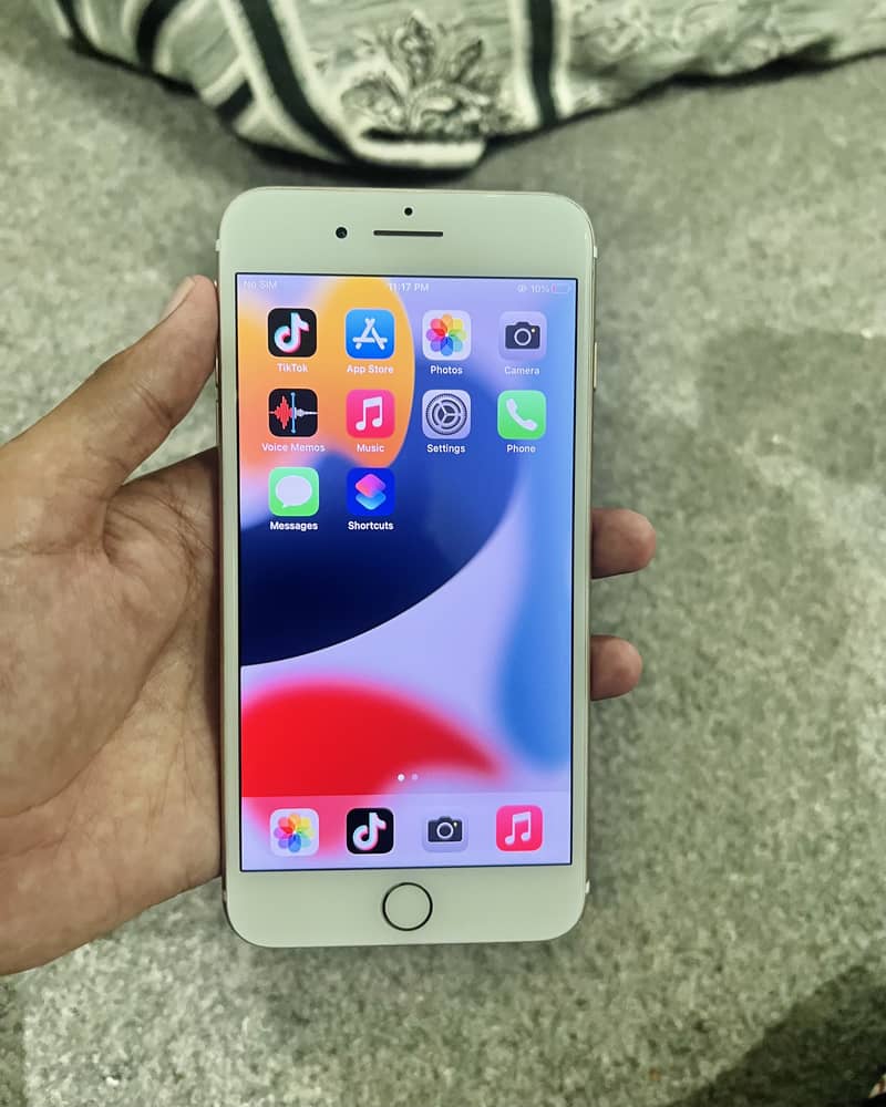 Apple iPhone 7 Plus 1