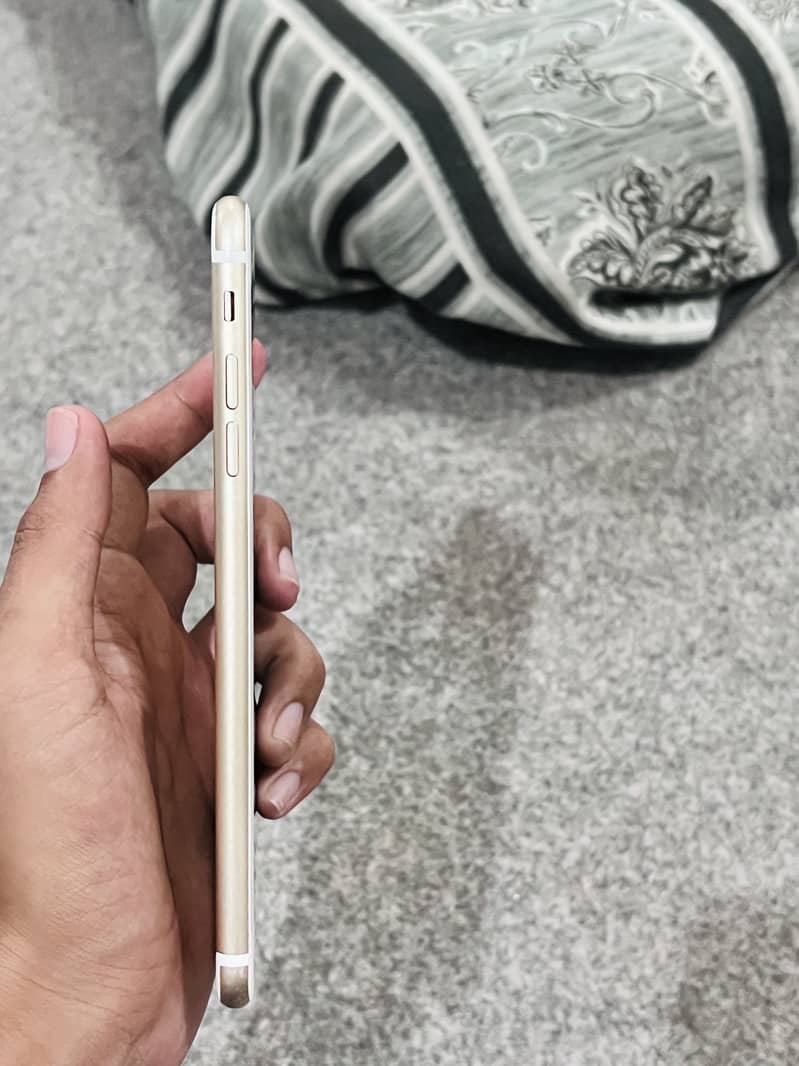 Apple iPhone 7 Plus 2