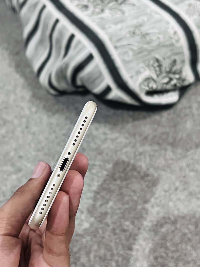 Apple iPhone 7 Plus 3