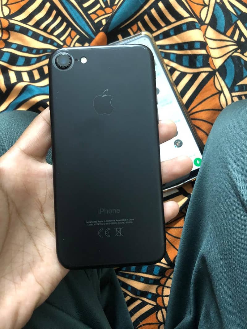 Apple iPhone 7 3