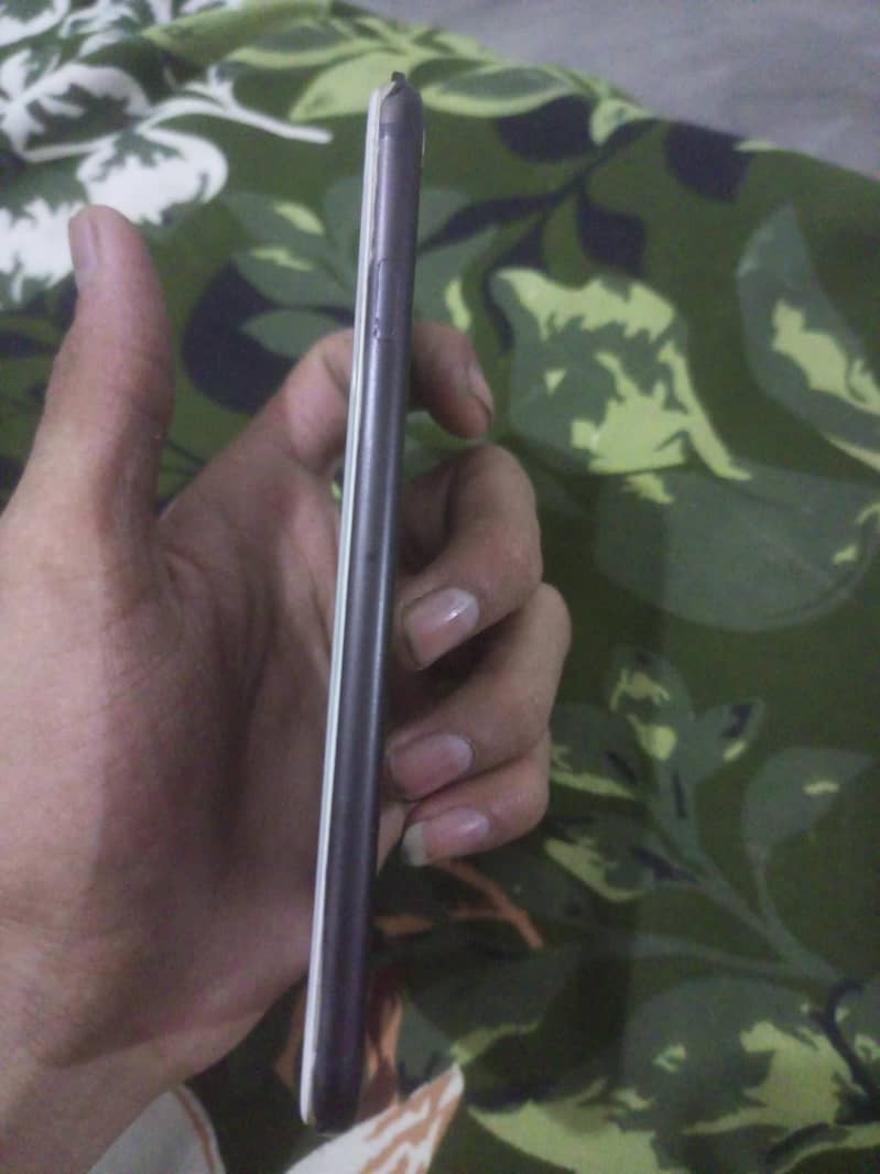 Apple iPhone 6S 2