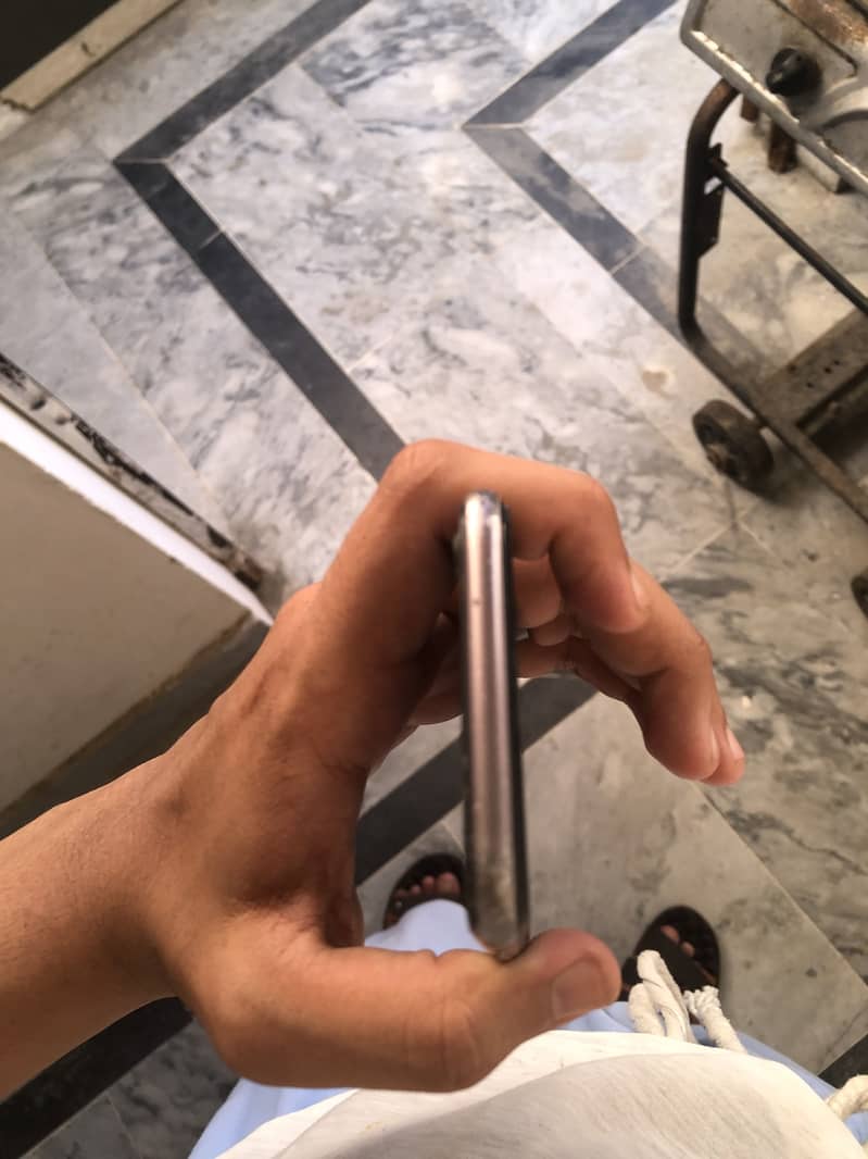 Apple iPhone 8 5