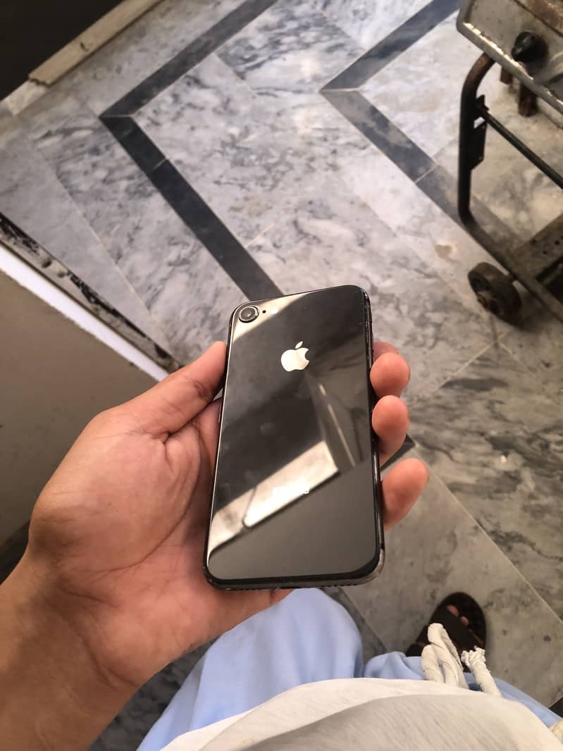 Apple iPhone 8 6
