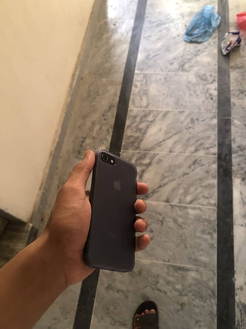Apple iPhone 8 13