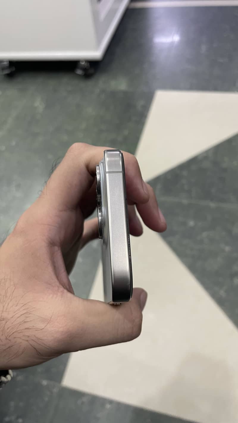 Apple iPhone 15 Pro 7