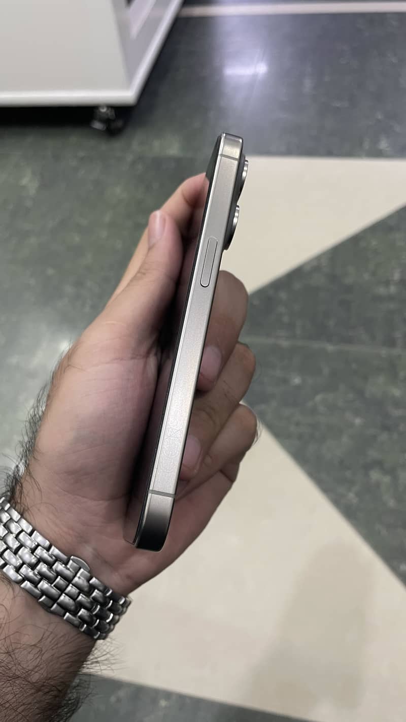Apple iPhone 15 Pro 10
