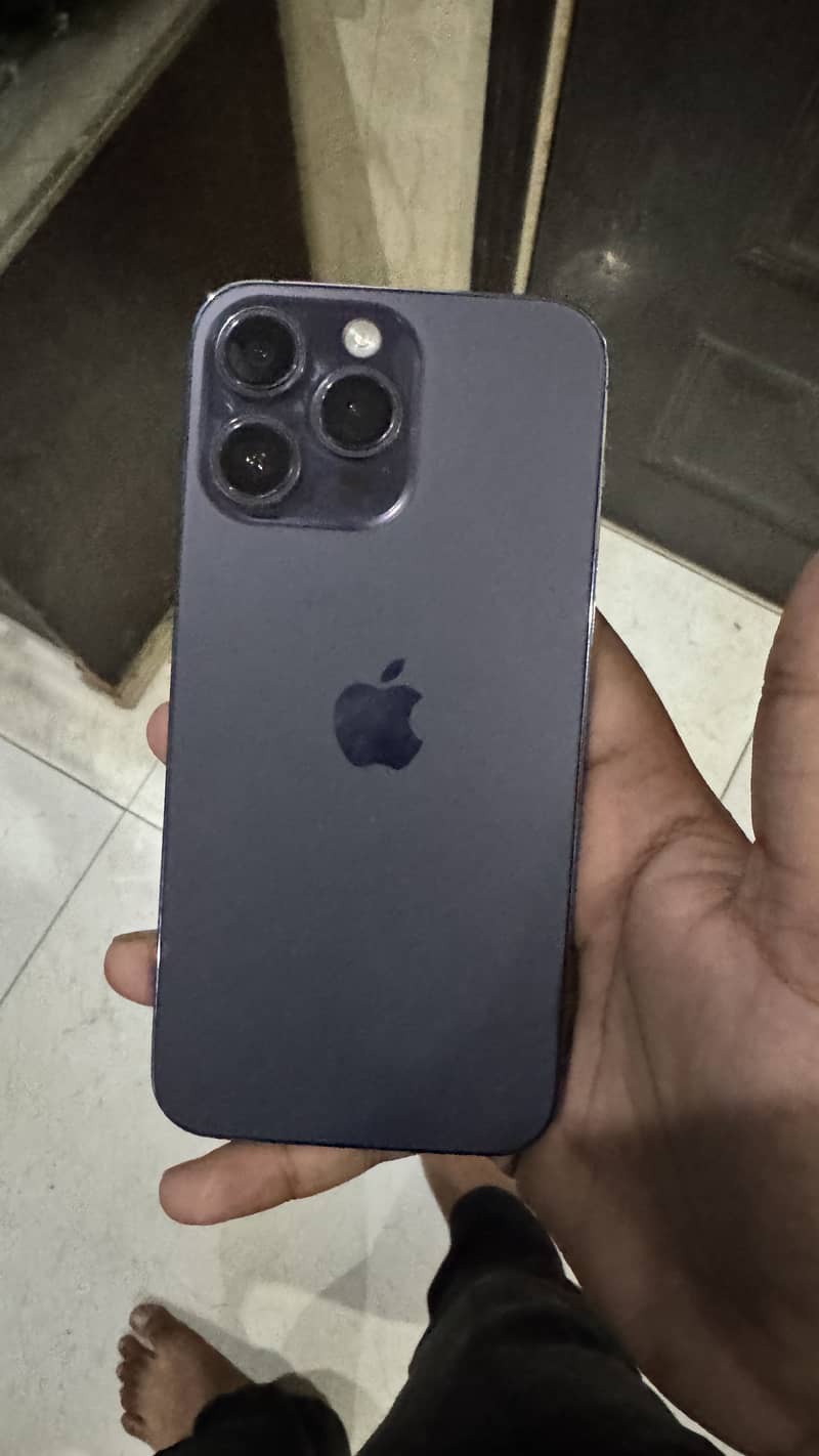 Apple iPhone 14 Pro Max 1