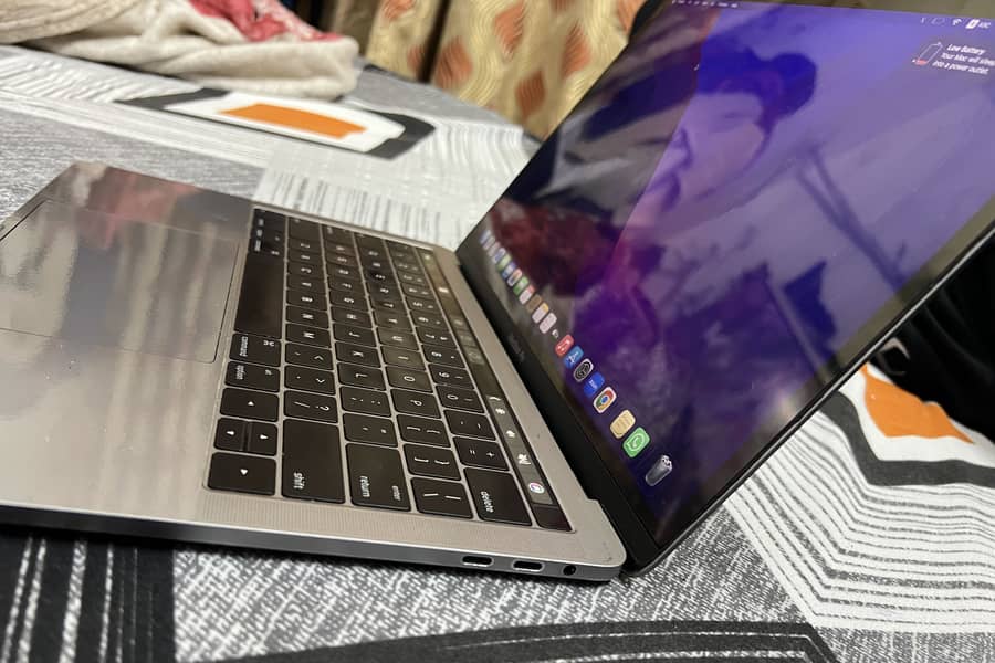 MacBook pro 2016 3