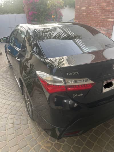 Selling my corolla grande 2017 new shape good condition call onWhatsap