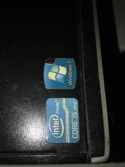 Computer for sale screen par minor sa dot ha baki all okay ha