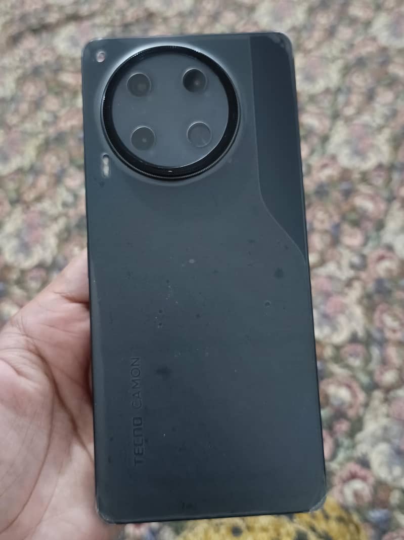 Tecno CAMON 30 1