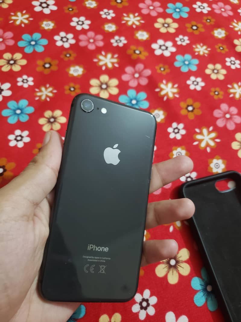 Apple iPhone 8 1