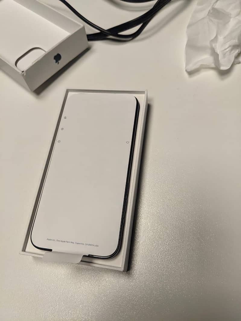 Apple iPhone 15 Pro Max 0