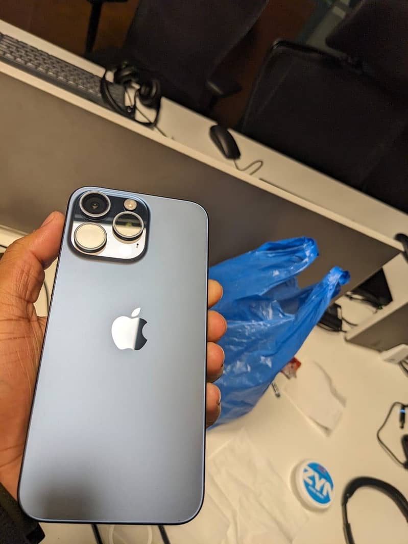 Apple iPhone 15 Pro Max 1