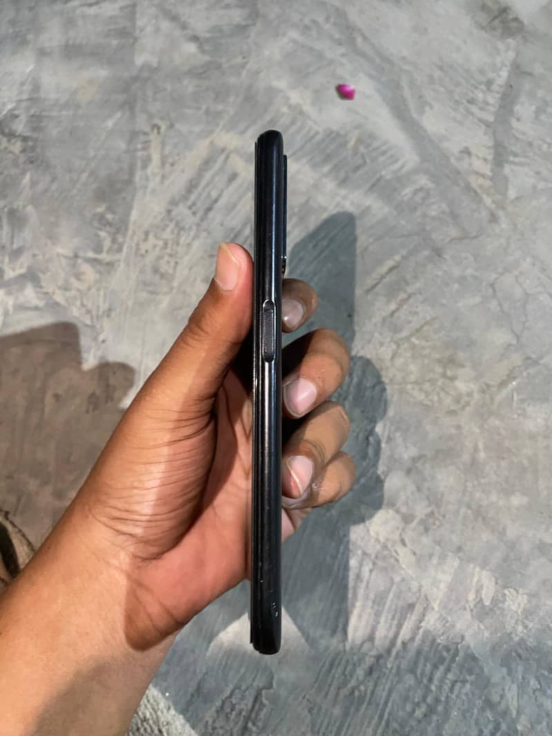 OPPO A76 1