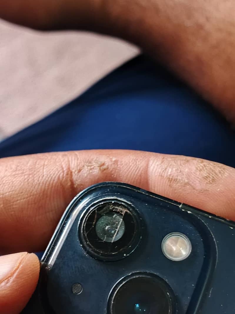 Apple iPhone 13 8